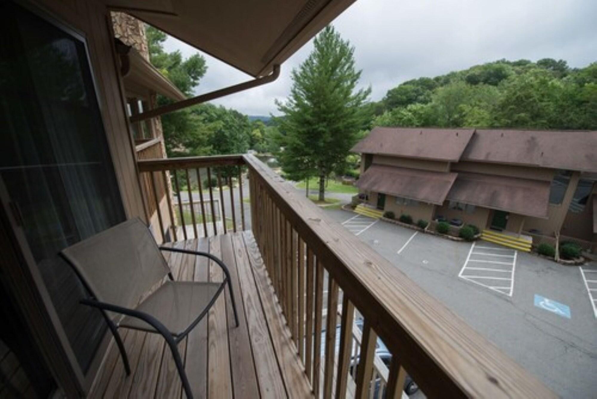 Bluegreen Vacations Blue Ridge Village, An Ascend Resort Banner Elk Exterior photo