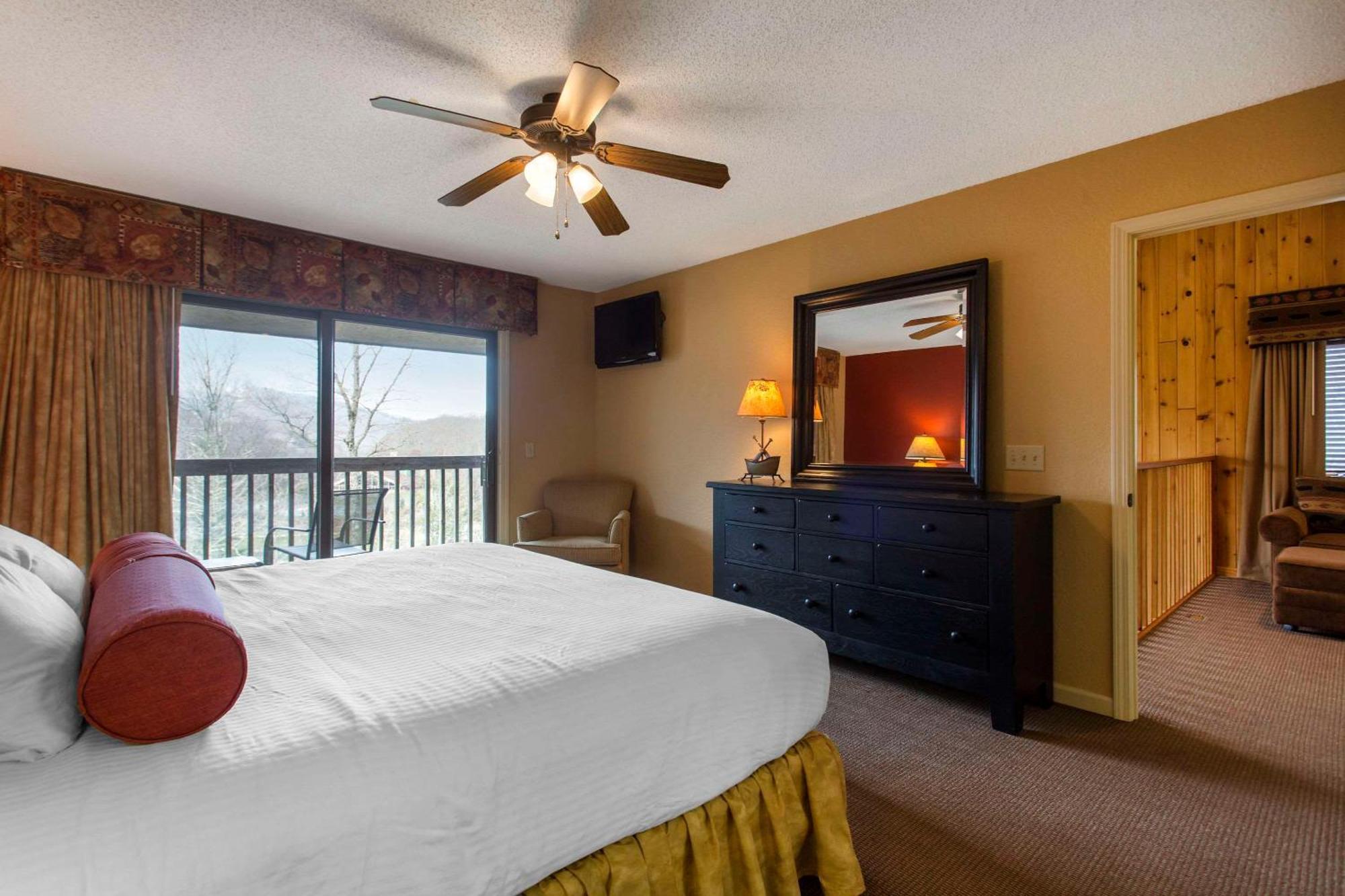 Bluegreen Vacations Blue Ridge Village, An Ascend Resort Banner Elk Exterior photo