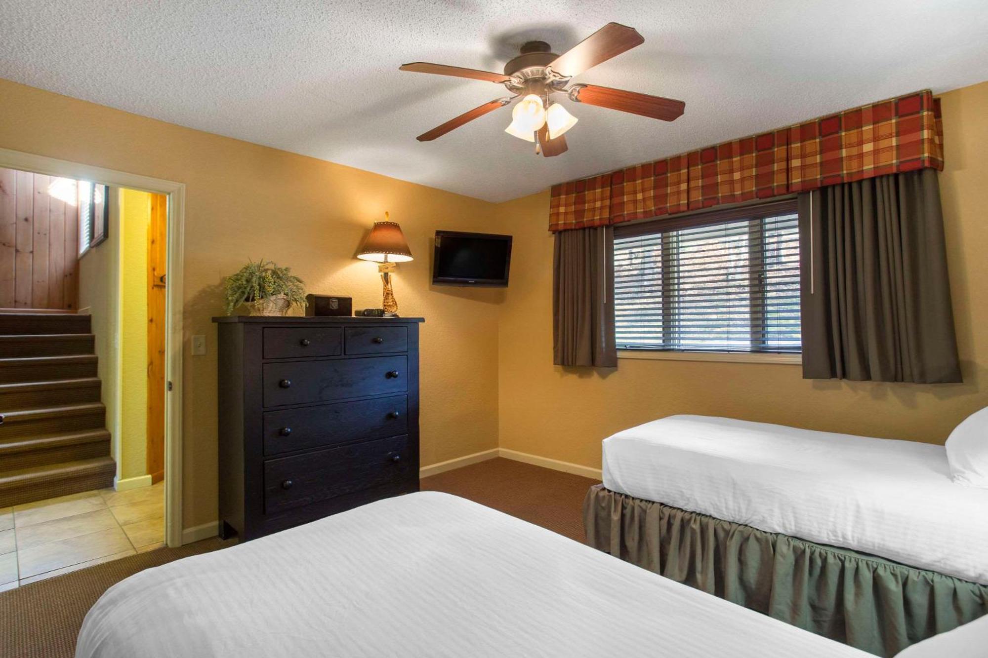 Bluegreen Vacations Blue Ridge Village, An Ascend Resort Banner Elk Exterior photo