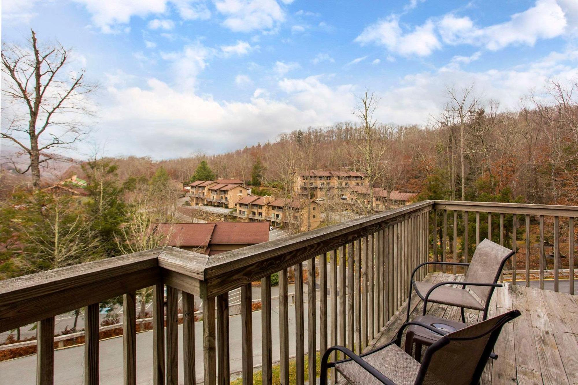 Bluegreen Vacations Blue Ridge Village, An Ascend Resort Banner Elk Exterior photo